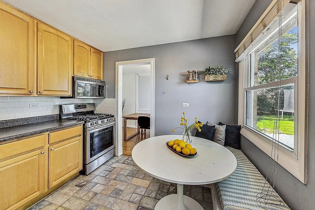 Residential Lease in Arlington Heights 4