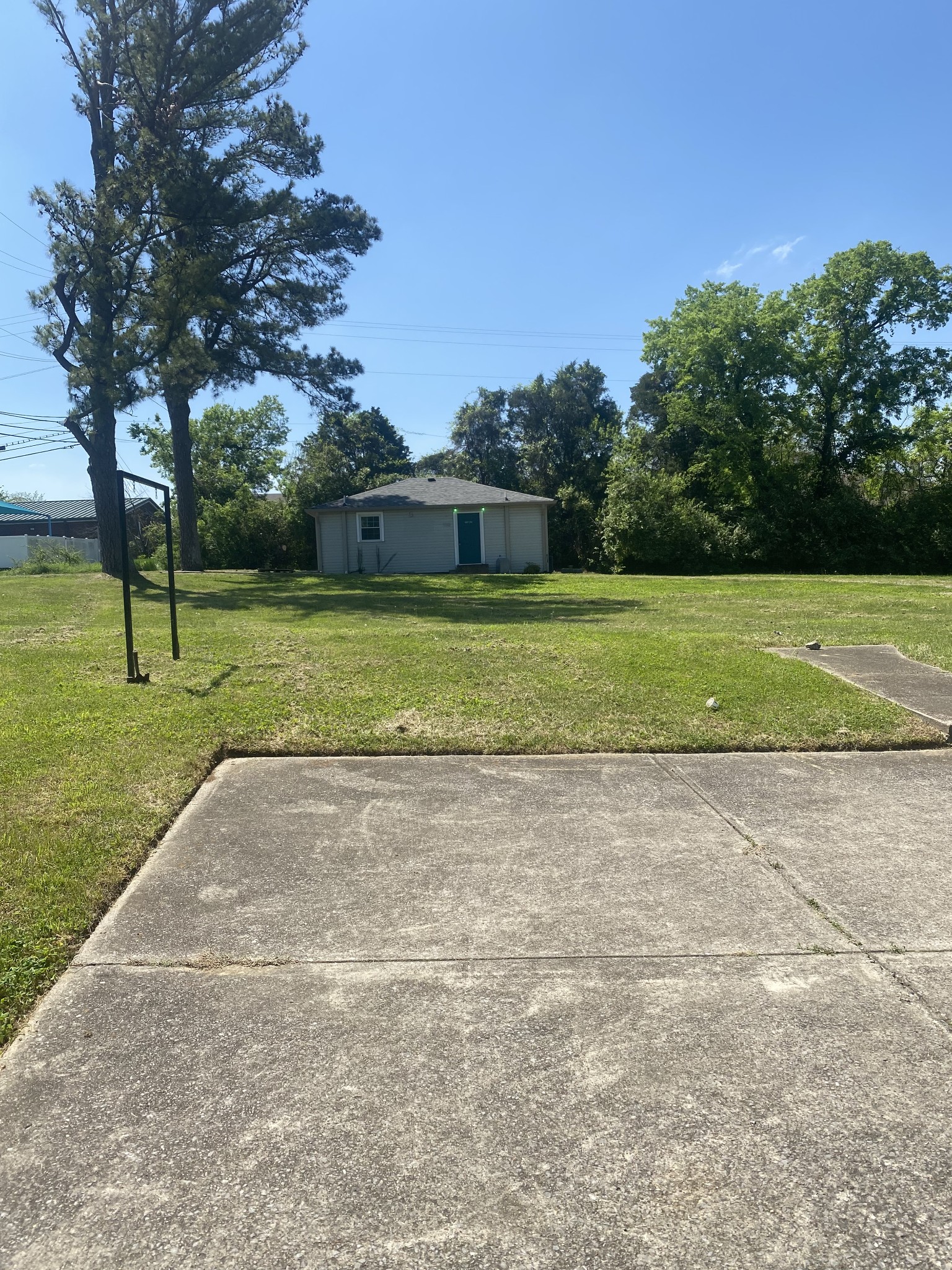 Stadium Dr, Hendersonville, TN 37075