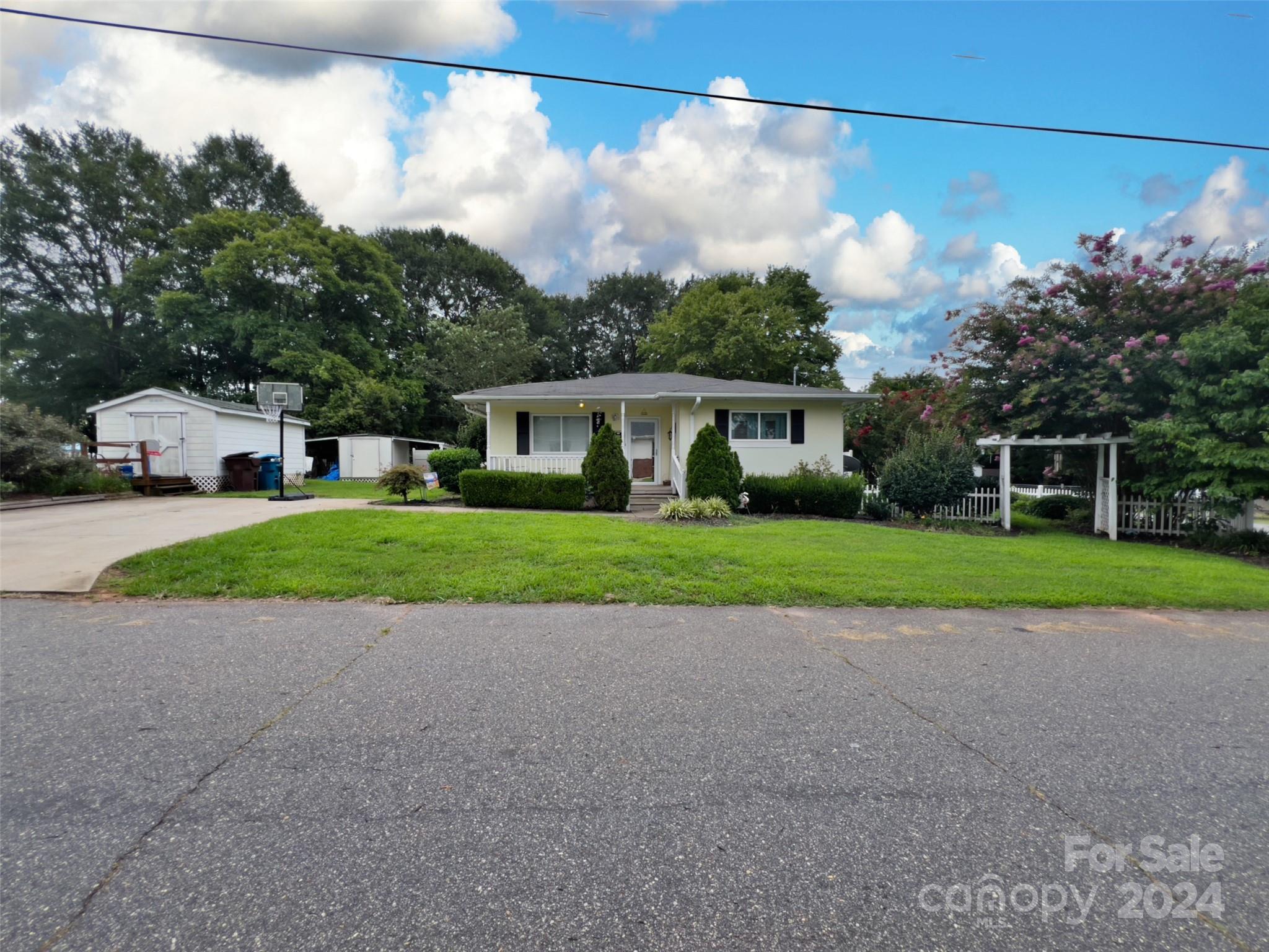 Lowrance St, Forest City, NC 28043