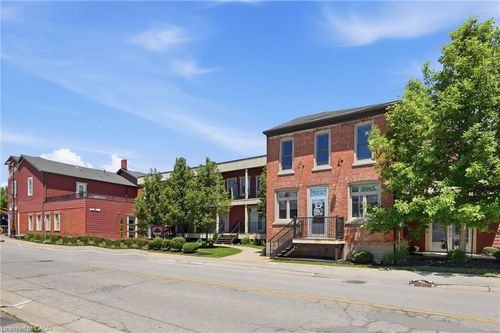 201-3710 Main St, Niagara Falls, ON, L2G6B1 | Card Image