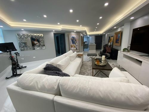 apt-450-825 Brickell Bay Dr, Miami, FL, 33131-2968 | Card Image