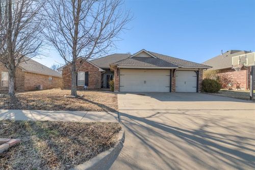 805 Dana Drive, Yukon, OK, 73099 | Card Image