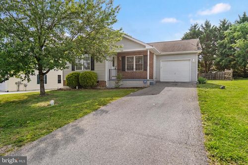 227 Coralberry Dr, MARTINSBURG, WV, 25401-6340 | Card Image