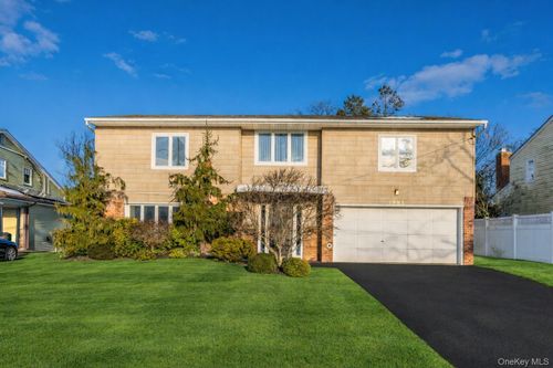 1981 Cynthia Ln, Merrick, NY, 11566-5111 | Card Image