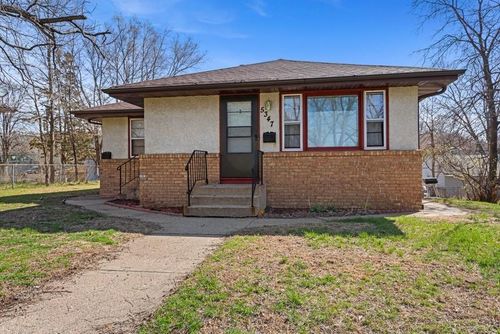 5347 4th St Ne, Fridley, MN, 55421-1127 | Card Image