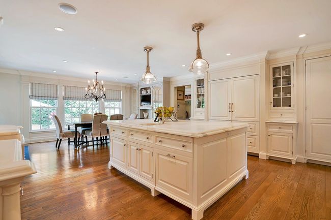 Marble countertops & backsplash | Image 11