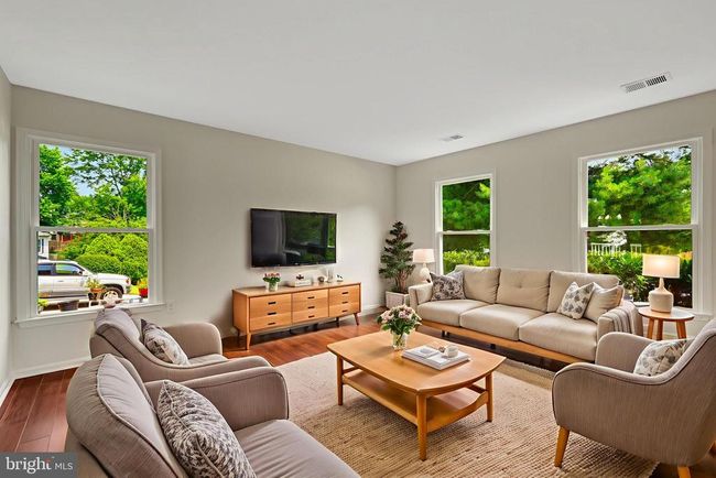 1606 Nathan Ln, House other with 3 bedrooms, 2 bathrooms and null parking in HERNDON VA | Image 5