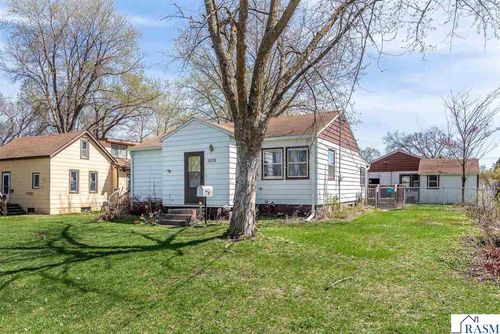 1609 4th Ave, Mankato, MN, 56001-2916 | Card Image