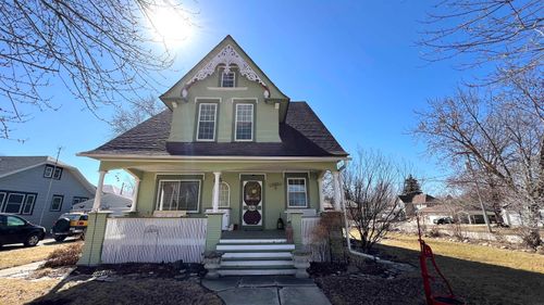 421 Cedar St, Nashua, IA, 50658-9325 | Card Image