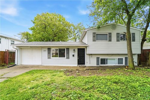 12150 Marwood Ln, Springdale, OH, 45246-1911 | Card Image