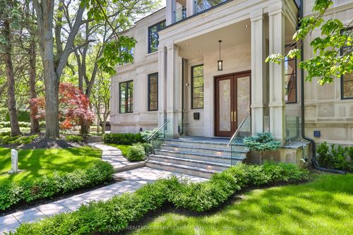 27 Penwood Cres, North York, ON, M3B3B1 | Card Image