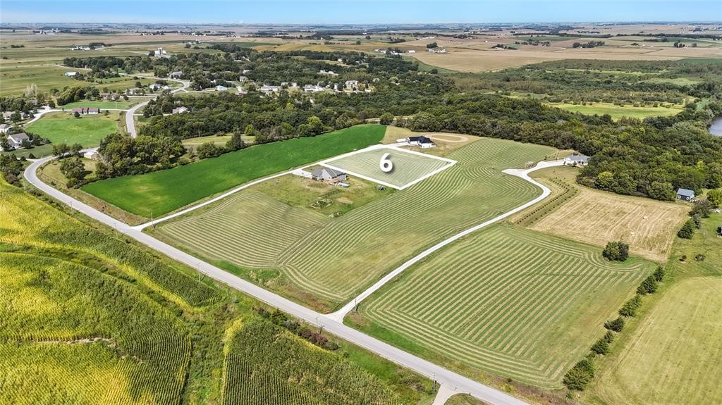 Land in Pella