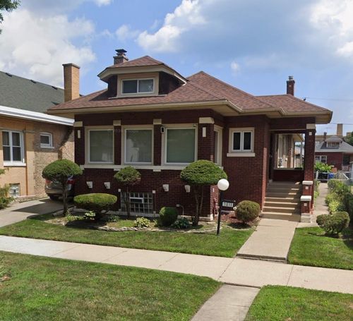 7611 S Ridgeland Ave, Chicago, IL, 60649-4005 | Card Image