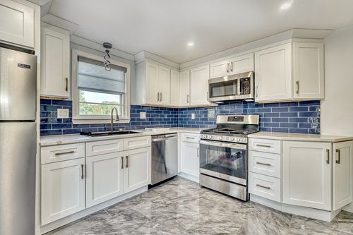 28 Border Rd, Holbrook, MA, 02343-2120 | Card Image