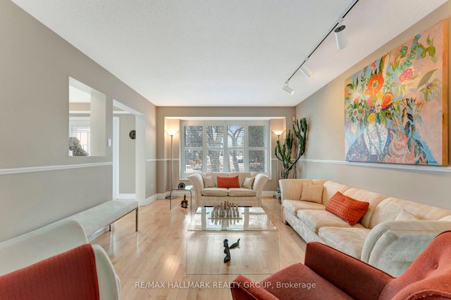 2121 Fillmore Cres, House other with 5 bedrooms, 4 bathrooms and 4 parking in Gloucester ON | Image 5