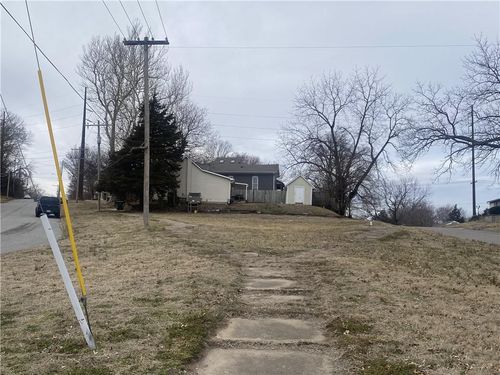 854 Sherman Ave, Leavenworth, KS, 66048-2441 | Card Image