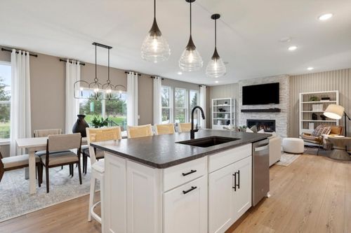 4633 Island Park Dr, Woodbury, MN, 55129-5758 | Card Image