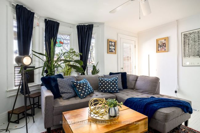 223 Wallace Ave, House attached with 5 bedrooms, 3 bathrooms and 1 parking in Toronto ON | Image 8