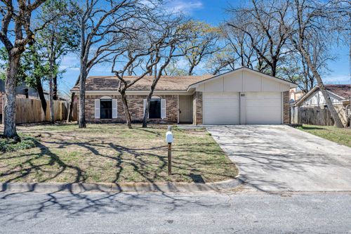 821 Timberoaks Dr, Azle, TX, 76020-2533 | Card Image