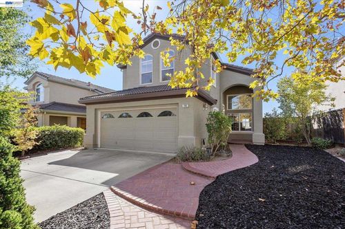 7892 Pineville Cir, Castro Valley, CA, 94552-5354 | Card Image