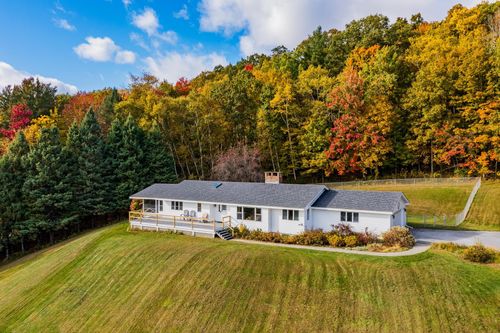 1516 West Mountain Road, Shaftsbury, VT, 05262 | Card Image