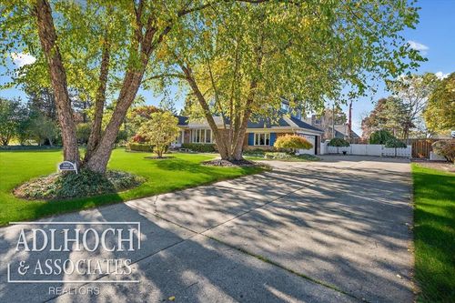 20363 Sunningdale Park, Grosse Pointe Woods, MI, 48236-1663 | Card Image