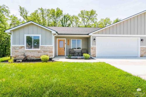 4635 Pierce Dr, Manhattan, KS, 66502-4930 | Card Image