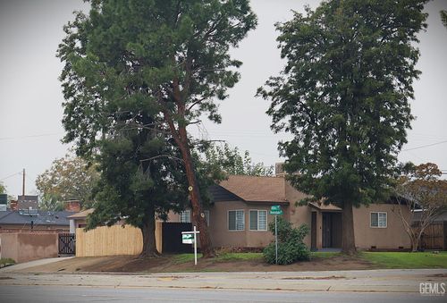 2000 Avondale Dr, Bakersfield, CA, 93306-4602 | Card Image