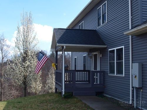 182 River Hills Rd, Lansing, NC, 28643-9479 | Card Image