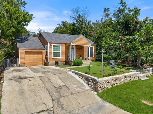 2821 Burchill Rd S, Fort Worth, TX, 76105-3900 | Card Image