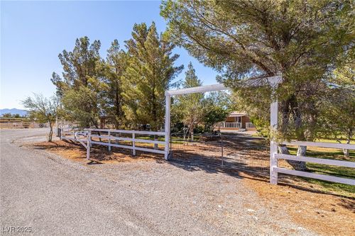 700 Cynthia St, Pahrump, NV, 89048-4432 | Card Image