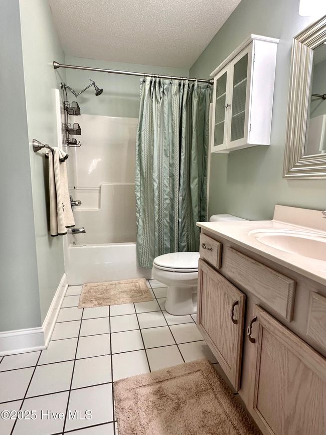 Primary Bath w/ tub | Image 12