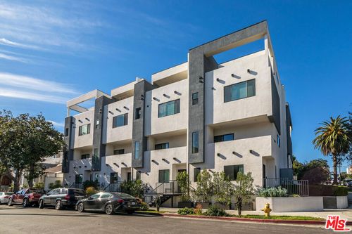 495 N St Andrews Pl, Los Angeles, CA, 90004-3142 | Card Image