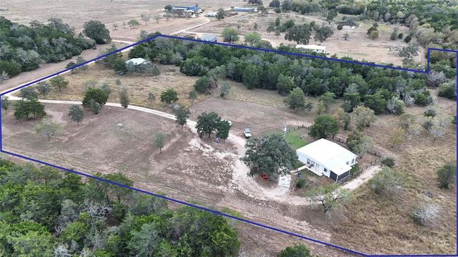 991 Kovar Rd, Home with 4 bedrooms, 2 bathrooms and 4 parking in Flatonia TX | Image 4