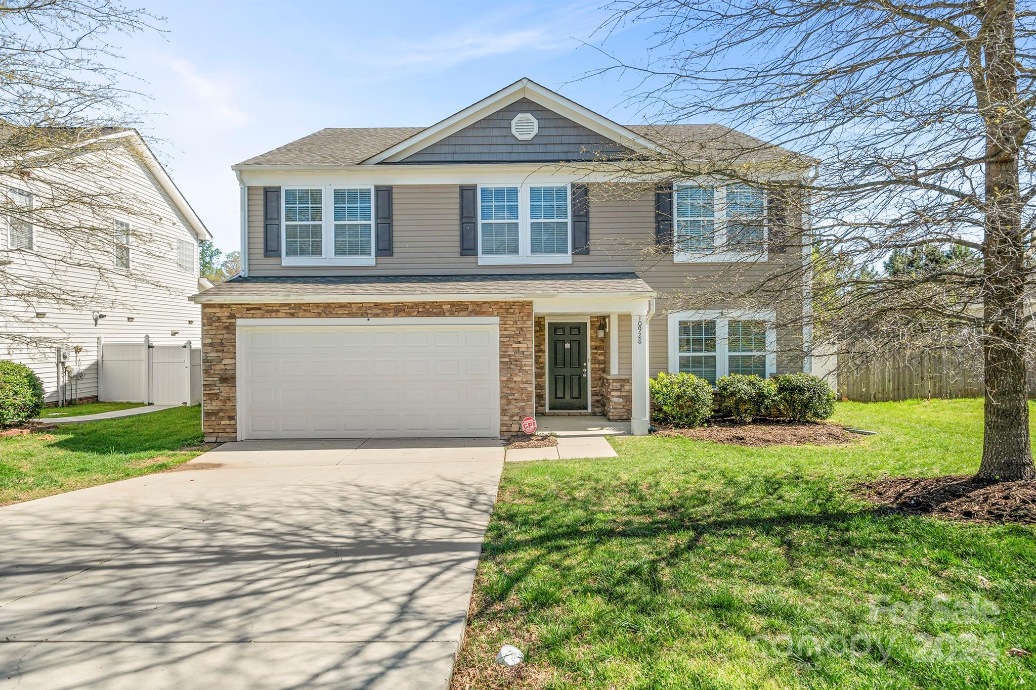 Dapple Grey Ln, Charlotte, NC 28213