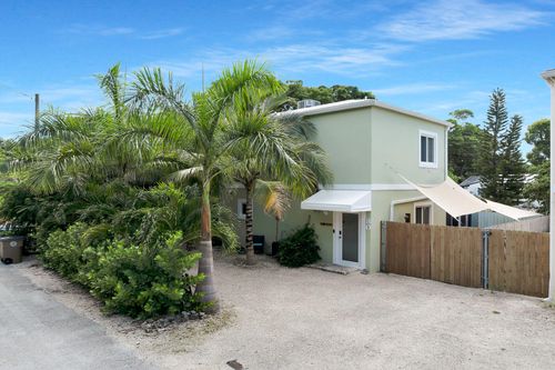 80 Le Grand Dr, Key Largo, FL, 33037-2318 | Card Image