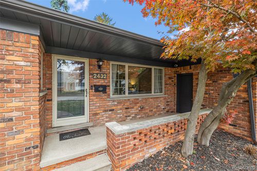 2432 Hawkins Ave, Royal Oak, MI, 48073-3731 | Card Image
