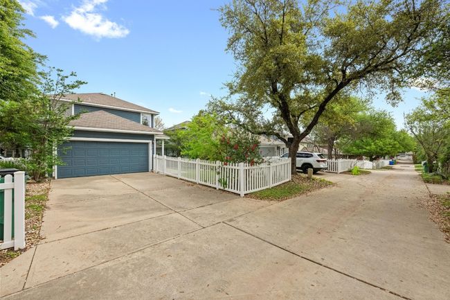 Garage with alley access | Image 30