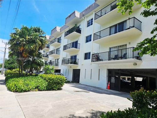 426-2620 Ne 135th St, North Miami, FL, 33181-3599 | Card Image