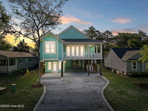 324 Ne 52nd St, Oak Island, NC, 28465-5129 | Card Image