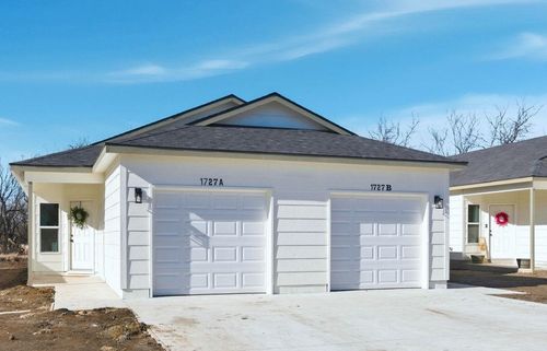 1725 N Main St Units A And B, Rose Hill, KS, 67133 | Card Image