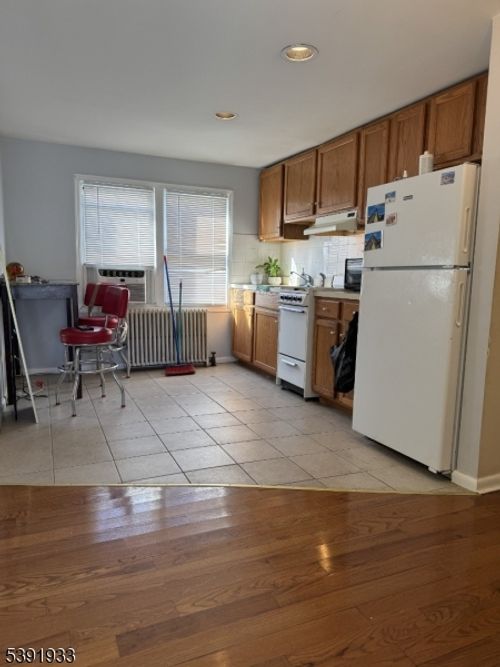 3-25 Lafayette St, West Orange, NJ, 07052-5223 | Card Image