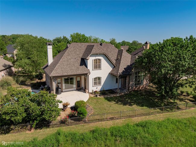 Beautiful home with privacy but also on the golf course. | Image 38