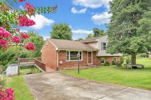 5229 Cave Spring Ln, Roanoke, VA, 24018-3301 | Card Image