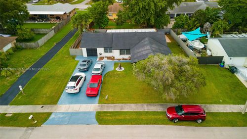 906 Cardinal Pl, Homestead, FL, 33035-1012 | Card Image