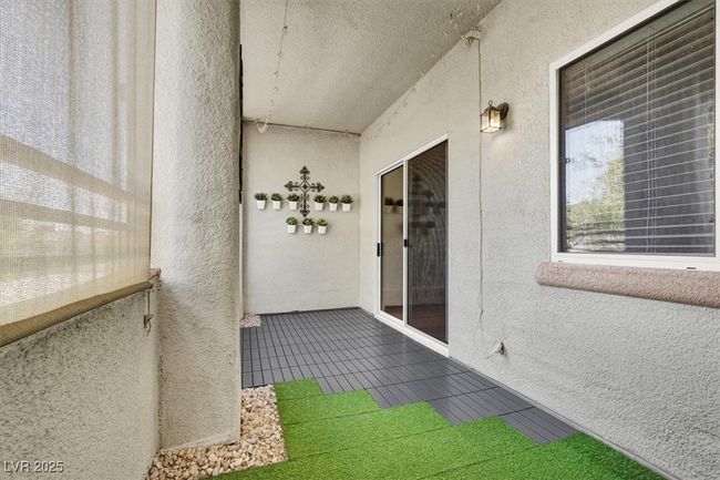 2024 - 5655 E Sahara Ave, Condo with 3 bedrooms, 2 bathrooms and null parking in Las Vegas NV | Image 19