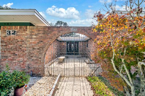 32 Walnut Ave, Shalimar, FL, 32579-1120 | Card Image