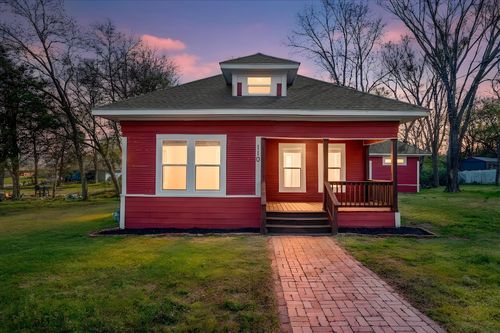 110 English St, Mount Vernon, TX, 75457-2305 | Card Image