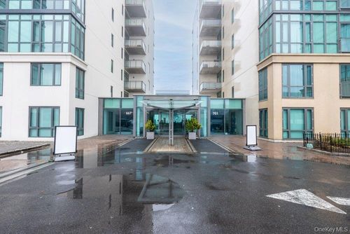 unit-8e-701 Ridge Hill Blvd, Yonkers, NY, 10710-7724 | Card Image