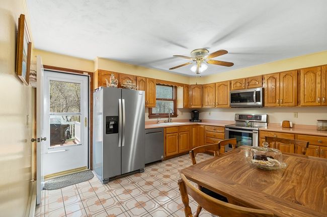6 Saint Peters Ln, House other with 3 bedrooms, 3 bathrooms and 4 parking in Gloucester MA | Image 15
